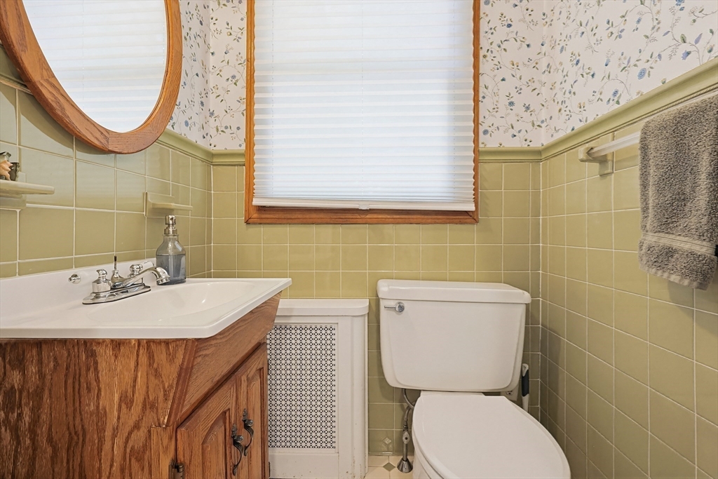 9 Commonwealth Avenue Dedham, MA 02026 - Photo 16 of 37