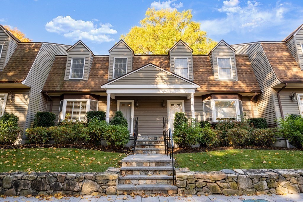 16 Wiswall Circle, Unit 16 Wellesley, MA 02482 - Photo 2 of 18