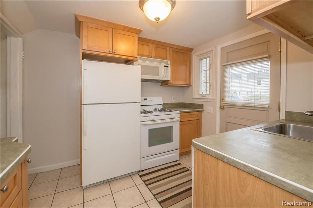 1779 Graefield Road Birmingham, MI 48009 - Photo 7 of 20