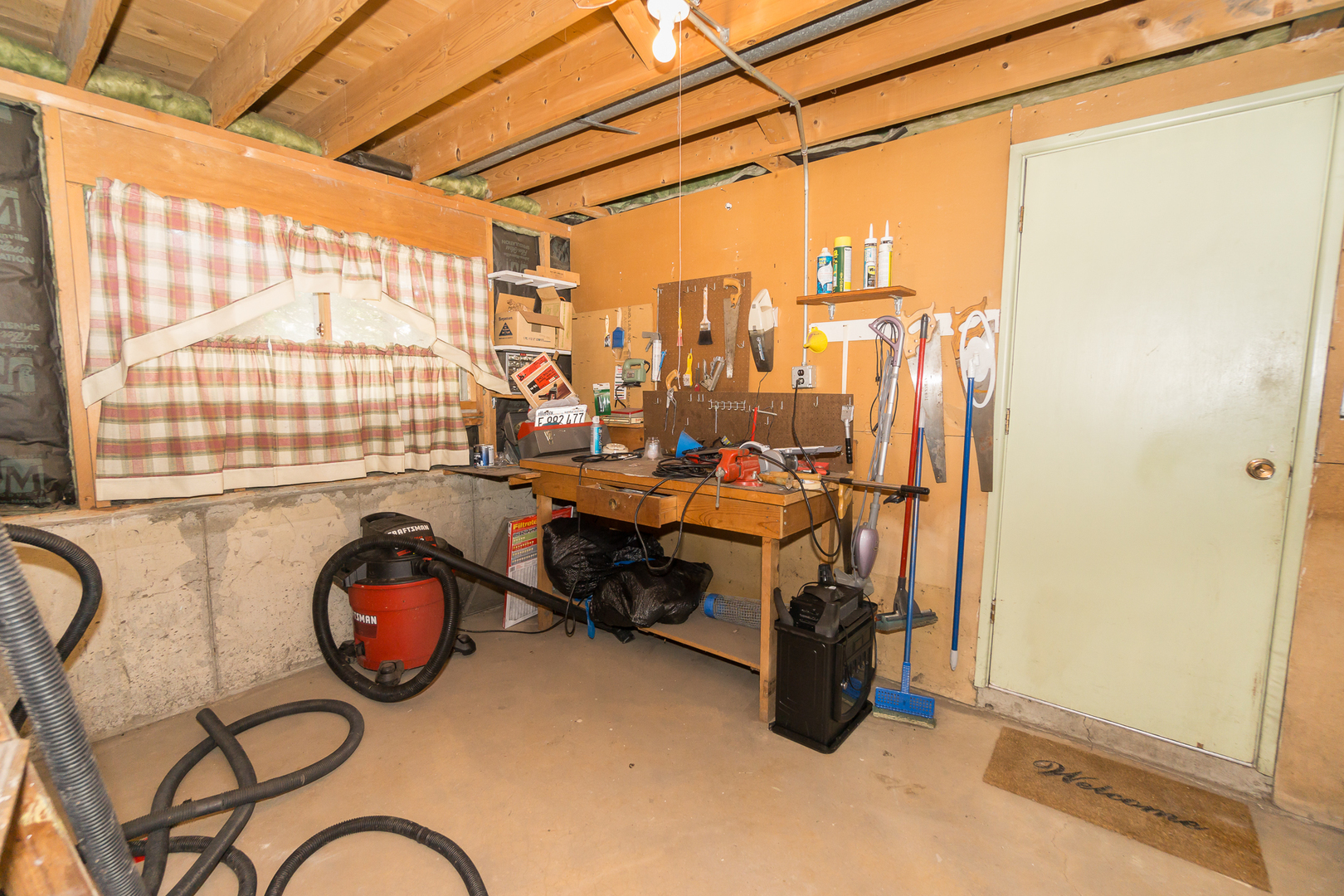 78 Evergreen Street Addison, IL 60101 - Photo 14 of 16 a view of a livingroom with furniture