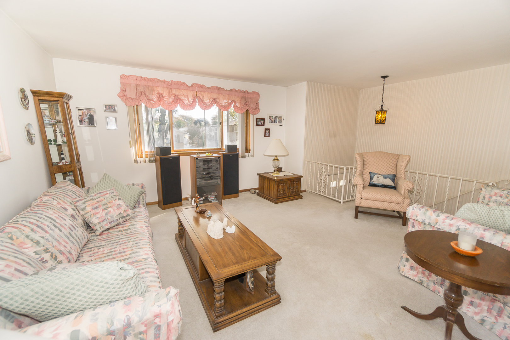 78 Evergreen Street Addison, IL 60101 - Photo 3 of 16 a living room with furniture and a flat screen tv