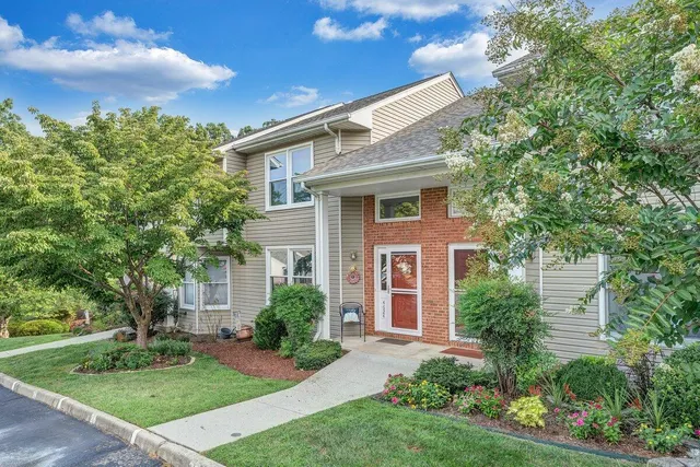 $249,500 | 4624 Mill View Court, Roanoke, VA 24018