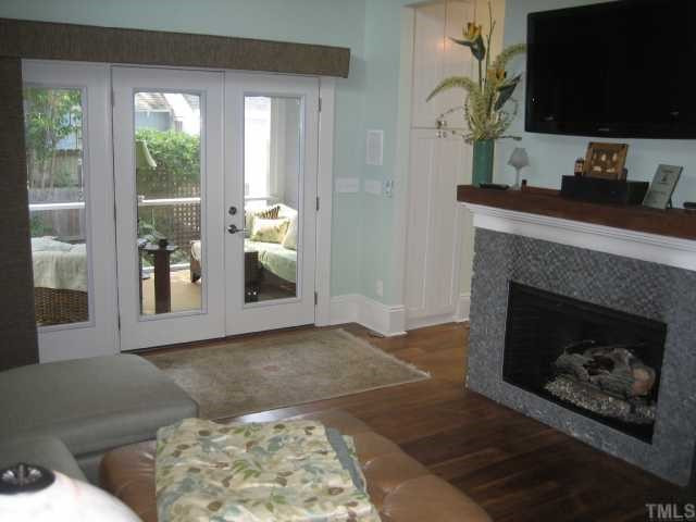 205 West Aycock Street Raleigh, NC 27608 - Photo 7 of 12 Family Room