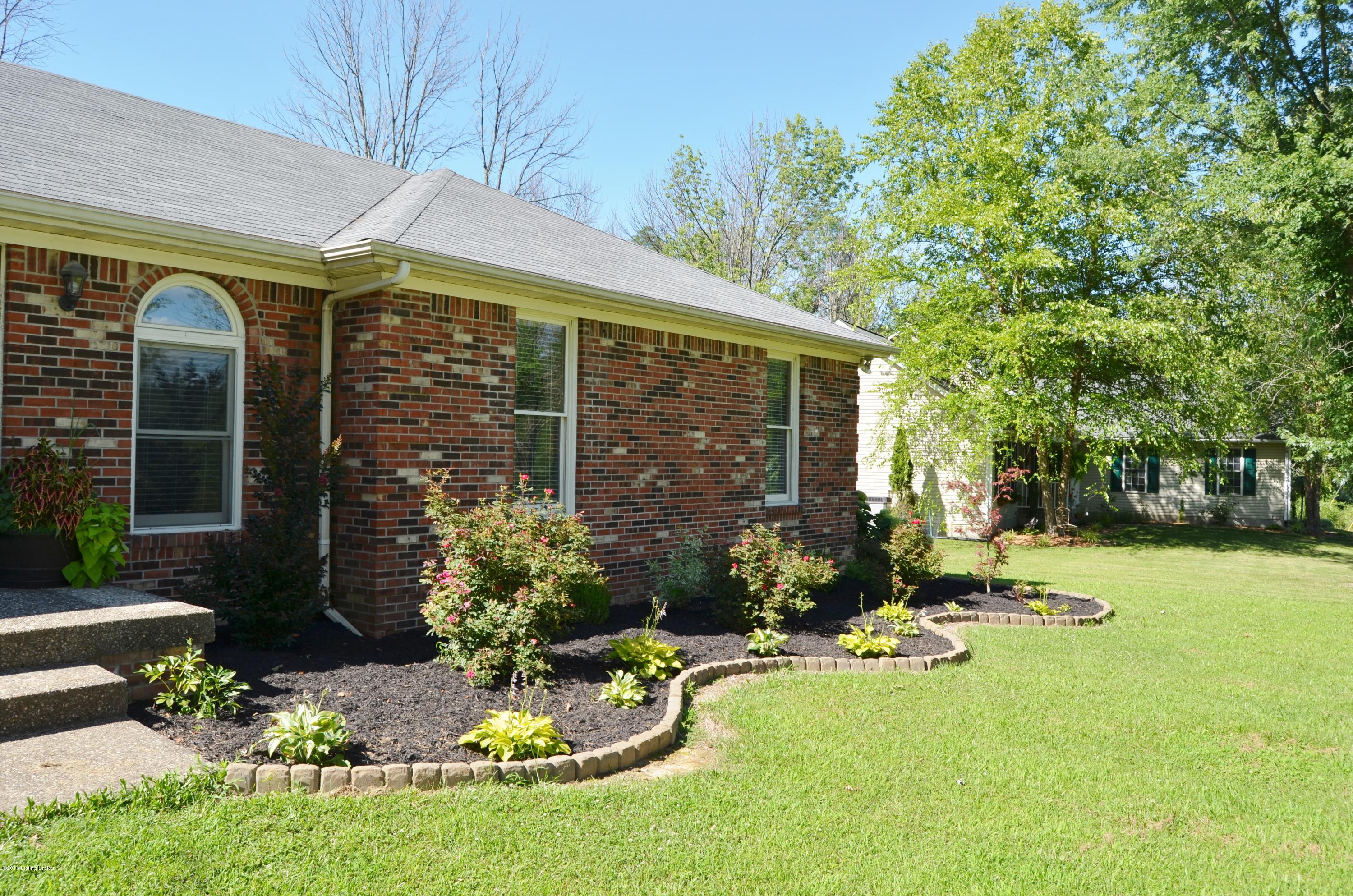 374 Cedar Run Road Pendleton, KY 40055 - Photo 4 of 45 374 Cedar landscaping
