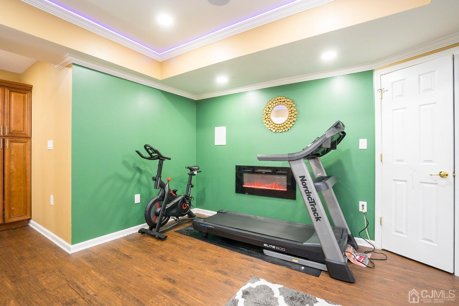 8 Maxwell Road Monroe Township, NJ 08831 - Photo 36 of 40 a room with gym equipment