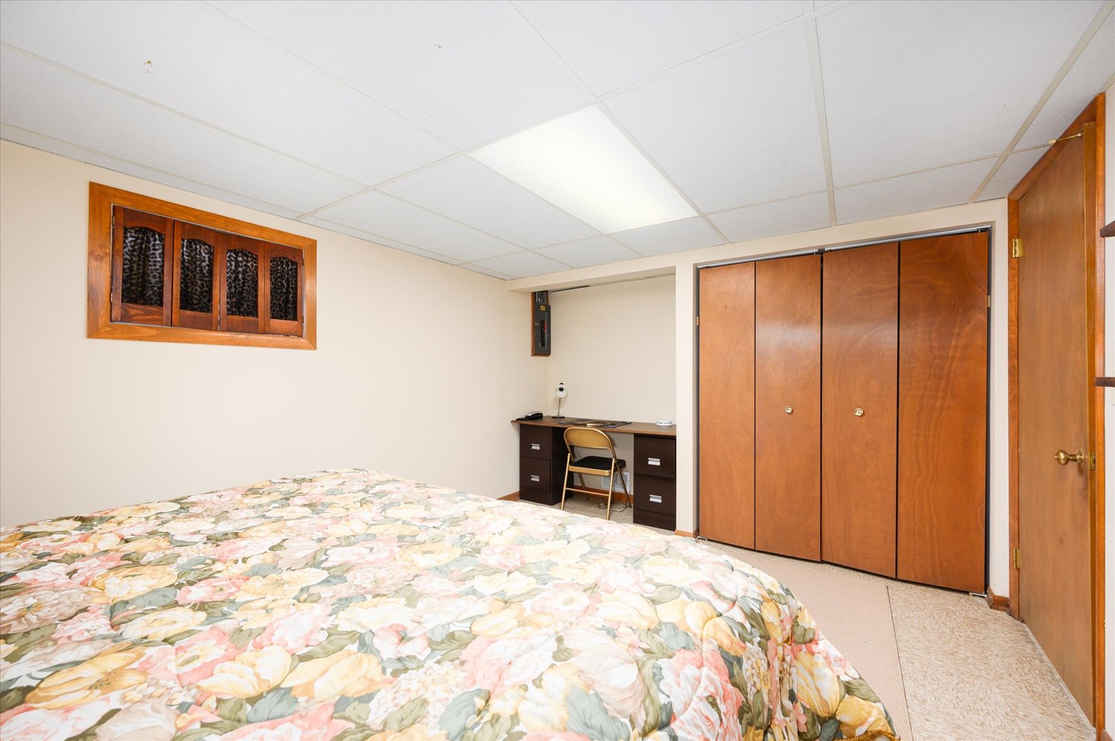 366 Lance Drive Des Plaines, IL 60016 - Photo 24 of 33 a bedroom with a large bed and dresser