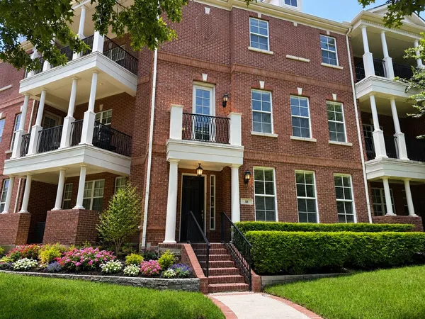 $4,000 | 38 Shell Port Square, The Woodlands, TX 77380