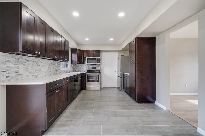 27 Harper Lane Willingboro, NJ 08046 - Photo 5 of 32