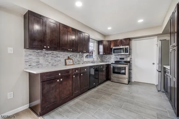 $449,999 | 27 Harper Lane, Willingboro, NJ 08046