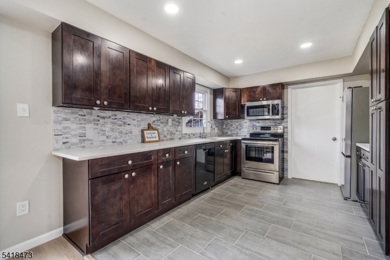 27 Harper Lane Willingboro, NJ 08046 - Photo 6 of 32