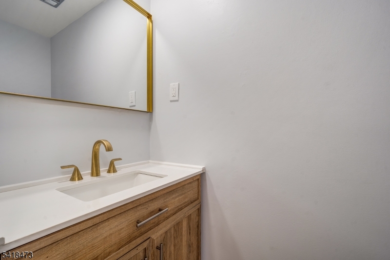 27 Harper Lane Willingboro, NJ 08046 - Photo 9 of 32