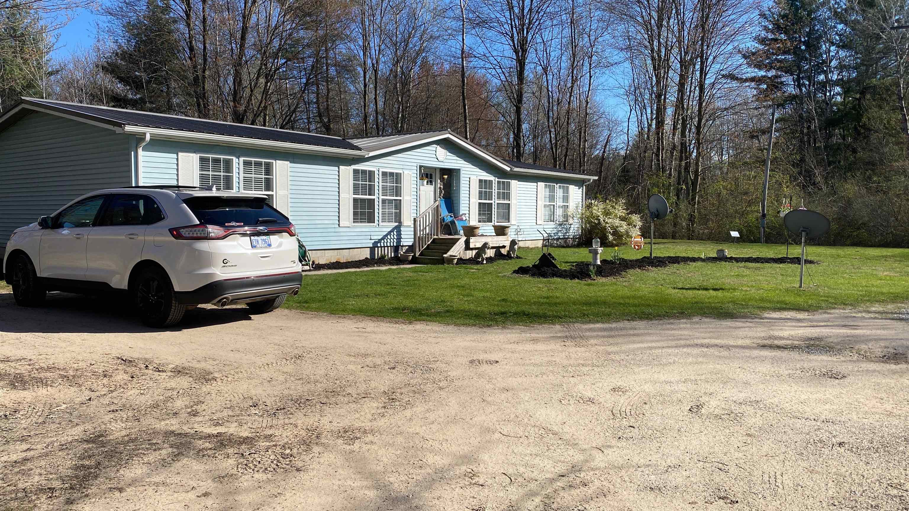 1261 South East County Line Road Shepherd, MI 48883 - Photo 17 of 18