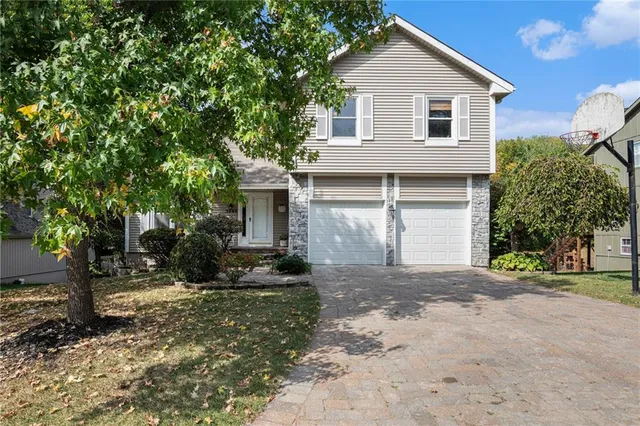 $380,000 | 3665 Southwest Kimstin Circle, Blue Springs, MO 64015