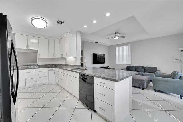 $475,000 | 9640 Royal Palm Boulevard, Coral Springs, FL 33065