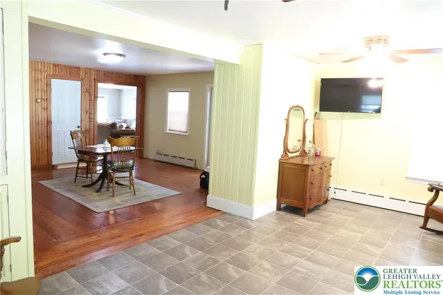 a view of a livingroom with furniture