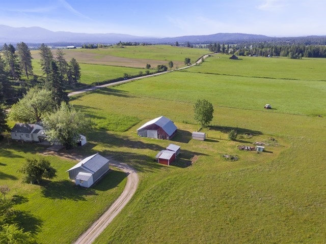 711 Milan Farms Road Elk, WA 99009 - Photo 1 of 20