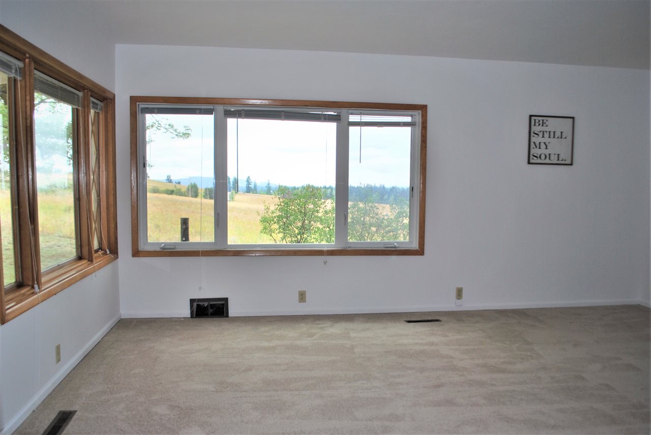 711 Milan Farms Road Elk, WA 99009 - Photo 9 of 20