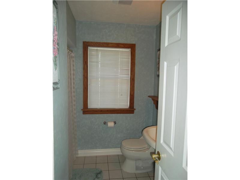 16 Shenango Road New Castle, PA 16105 - Photo 14 of 21 Full Bath.