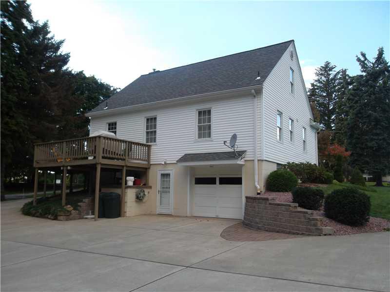 16 Shenango Road New Castle, PA 16105 - Photo 17 of 21 Parking Lot/Garage.