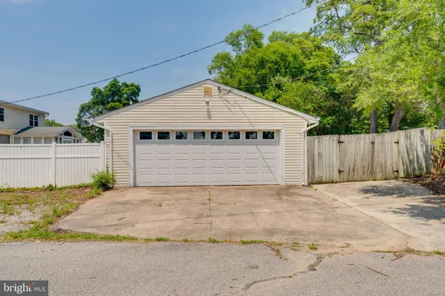 $580,000 | 1216 Farmview Road, Pasadena, MD 21122