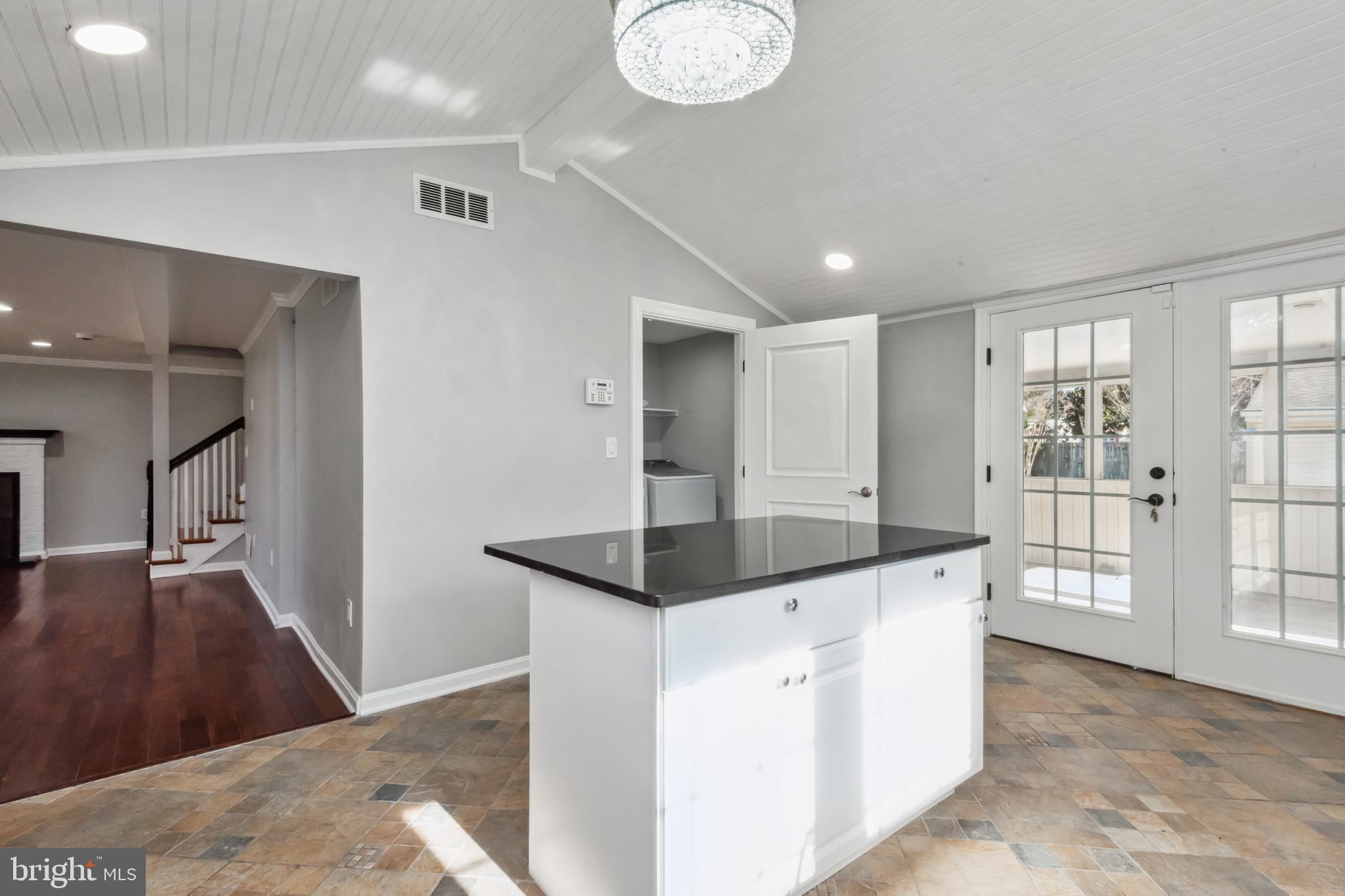 1216 Farmview Road Pasadena, MD 21122 - Photo 20 of 39 Gallery Image 20