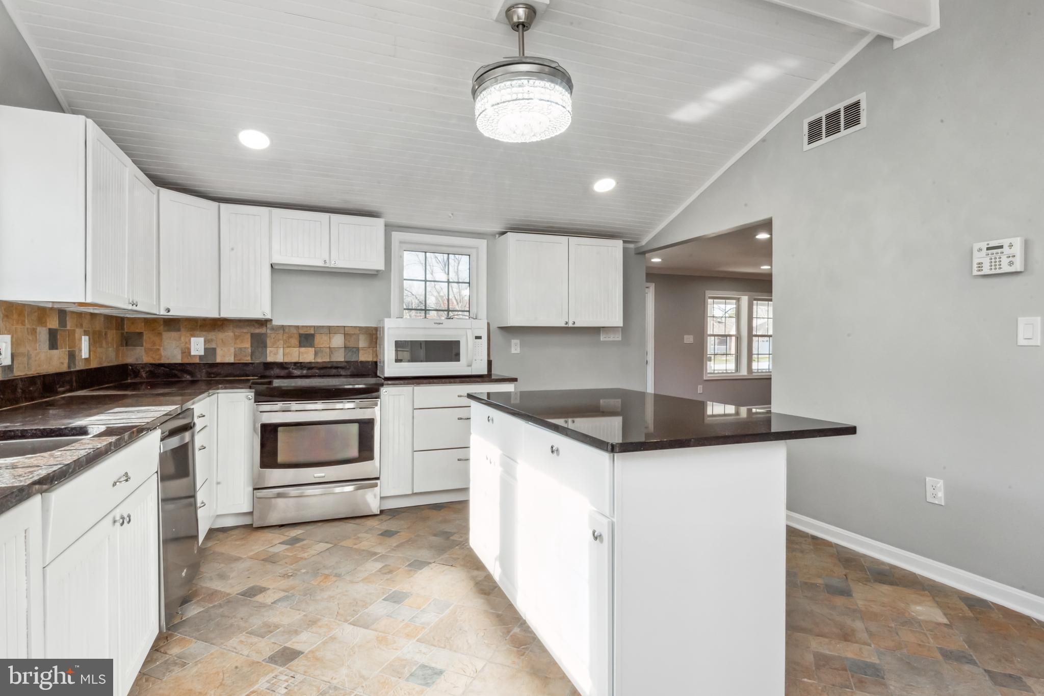 1216 Farmview Road Pasadena, MD 21122 - Photo 21 of 39 Gallery Image 21