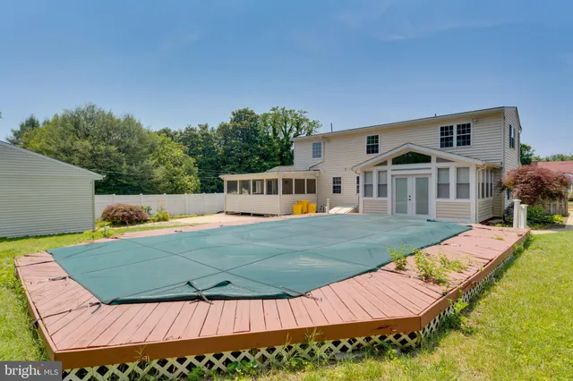 $580,000 | 1216 Farmview Road, Pasadena, MD 21122