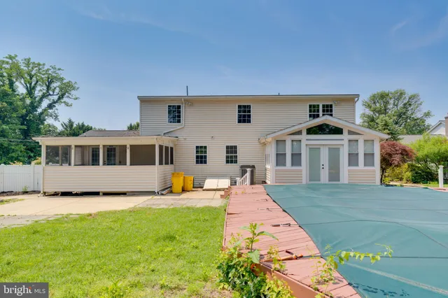 $580,000 | 1216 Farmview Road, Pasadena, MD 21122