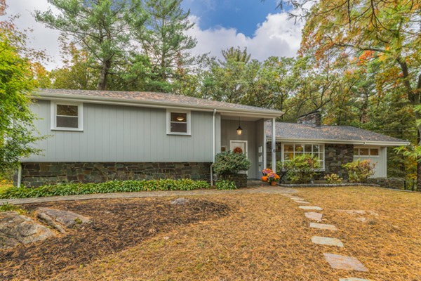 6 Doncaster Road Lynnfield, MA 01940 - Photo 1 of 30 Gallery Image 1