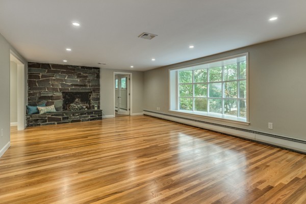 6 Doncaster Road Lynnfield, MA 01940 - Photo 6 of 30 Gallery Image 6
