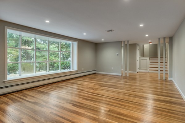 6 Doncaster Road Lynnfield, MA 01940 - Photo 9 of 30 Gallery Image 9