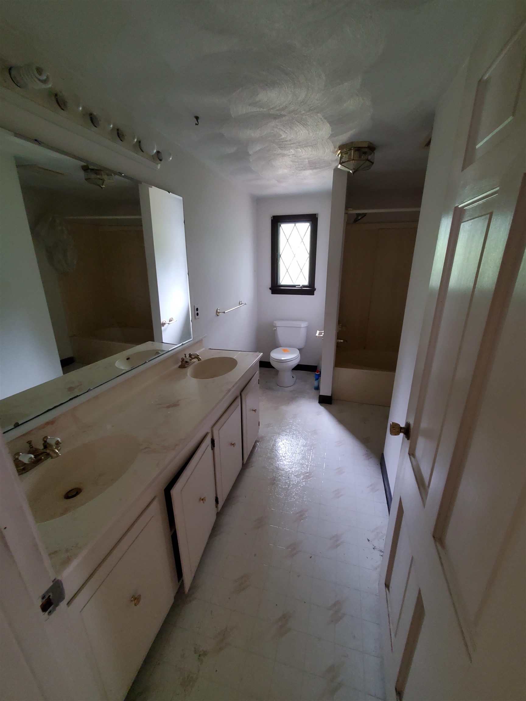 133 Windham Road Pelham, NH 03076 - Photo 9 of 17