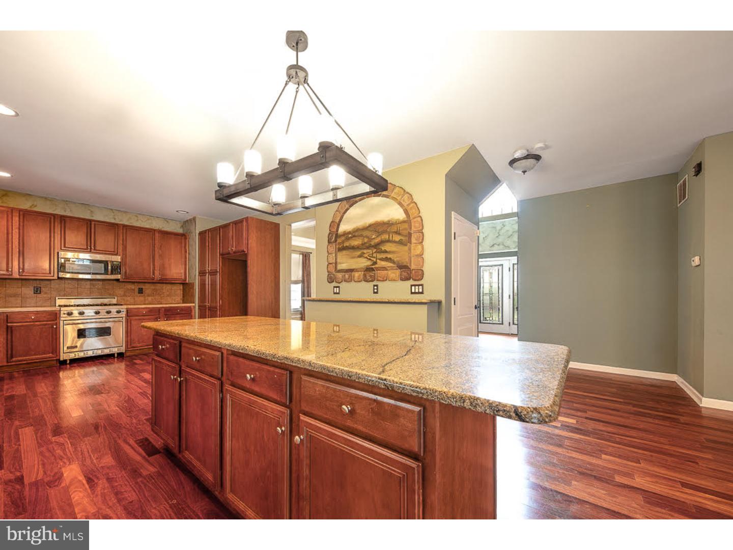 910 Denston Road Thorofare, NJ 08086 - Photo 3 of 19 Kitchen