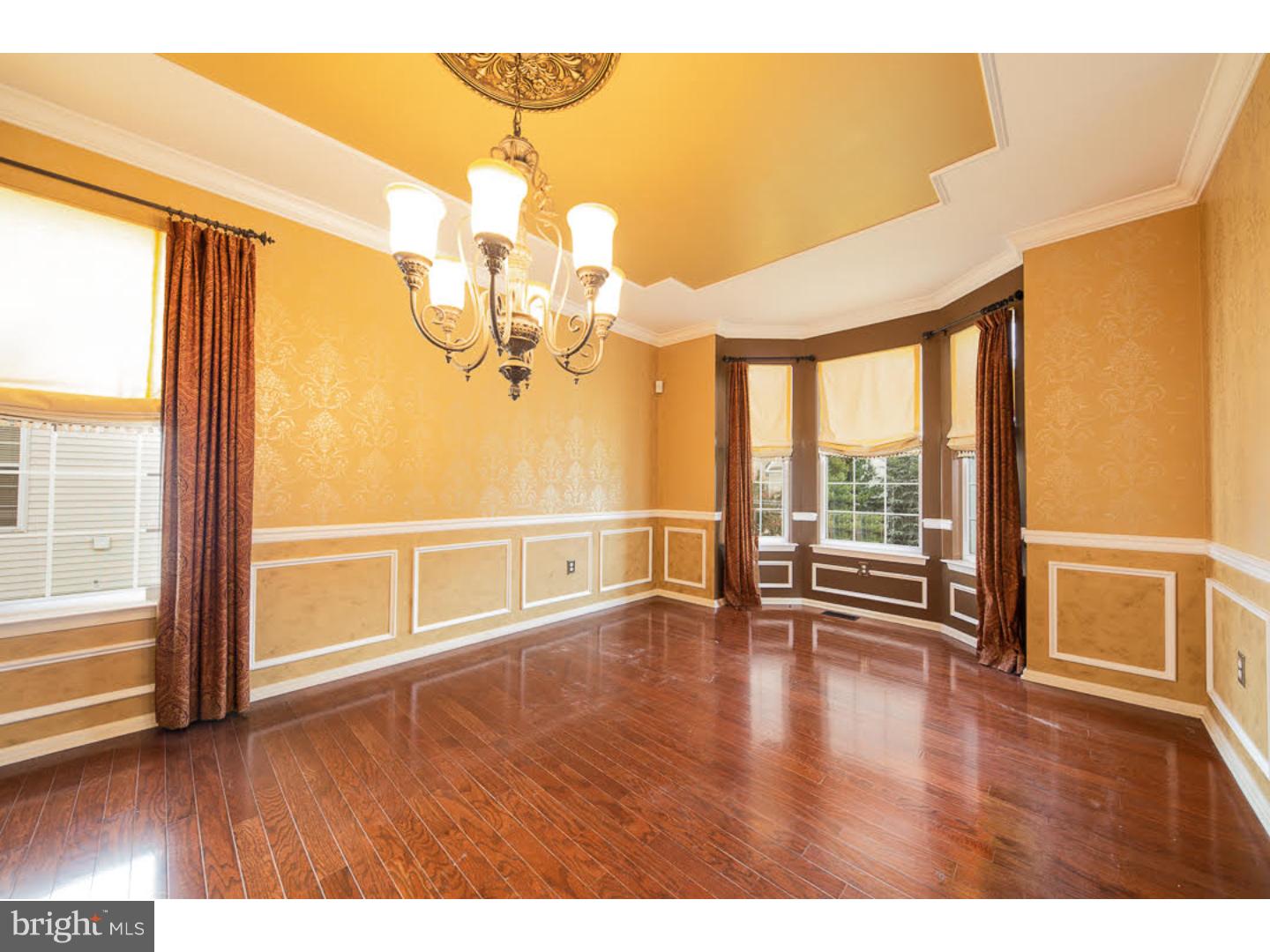 910 Denston Road Thorofare, NJ 08086 - Photo 10 of 19 Dining Room