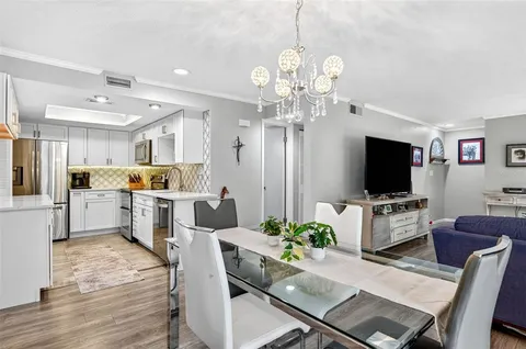 $274,500 | 2003 Lennox Road East, Unit 2003, Palm Harbor, FL 34683