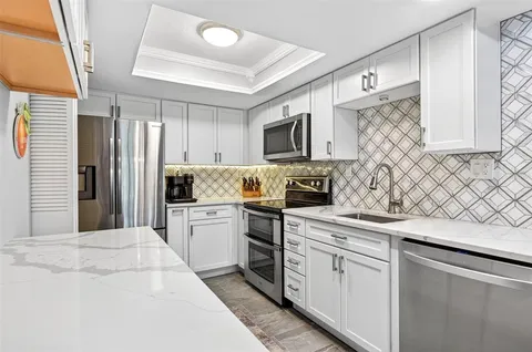 $274,500 | 2003 Lennox Road East, Unit 2003, Palm Harbor, FL 34683