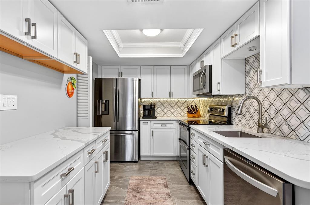 2003 Lennox Road East, Unit 2003 Palm Harbor, FL 34683 - Photo 13 of 40