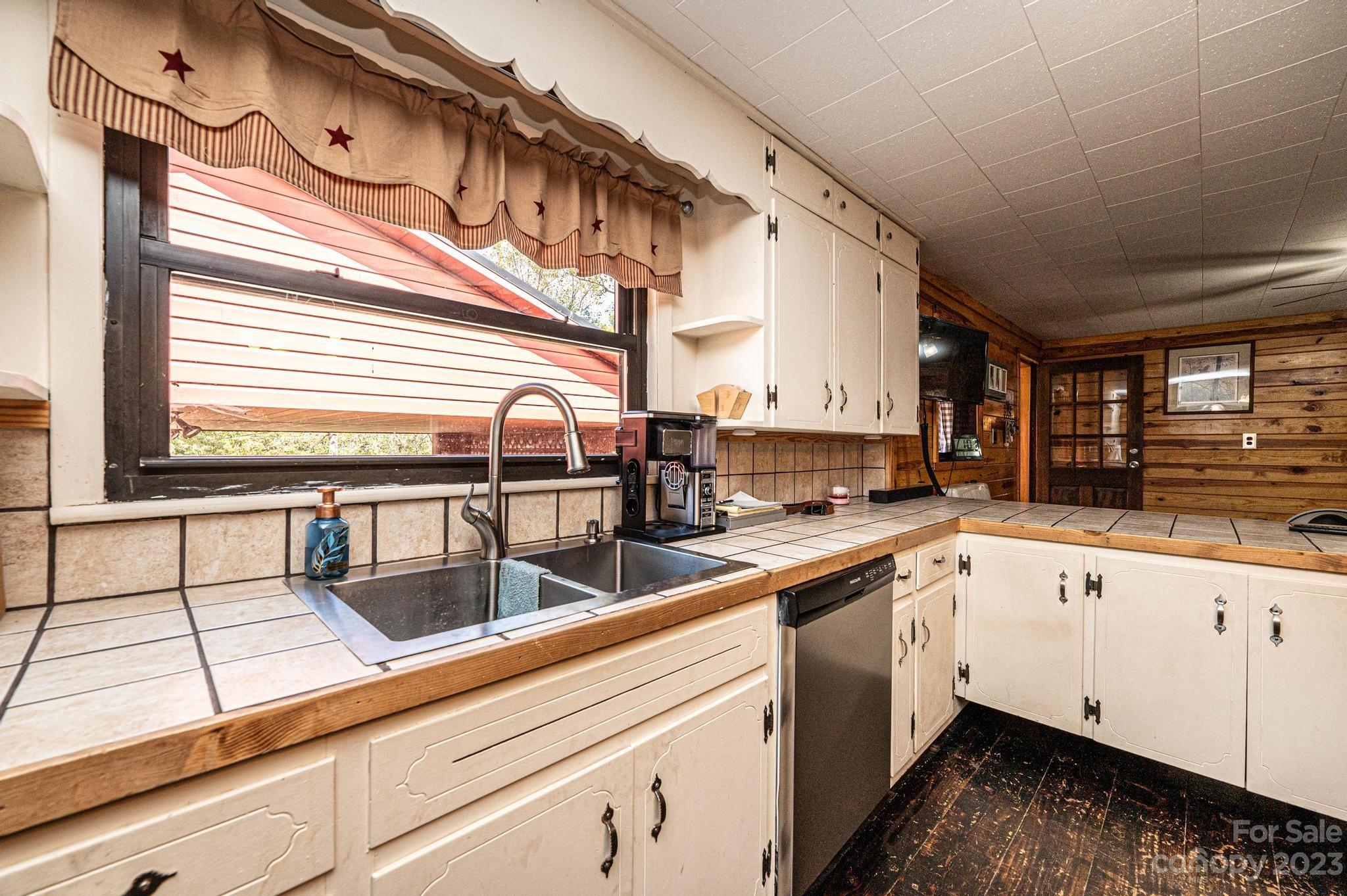 5888 Miller Bridge Road Connelly Springs, NC 28612 - Photo 10 of 38 Gallery Image 10