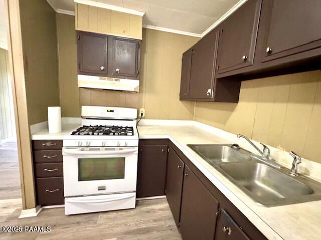 719 Wattigny Street Jeanerette, LA 70544 - Photo 3 of 15 Stove Area