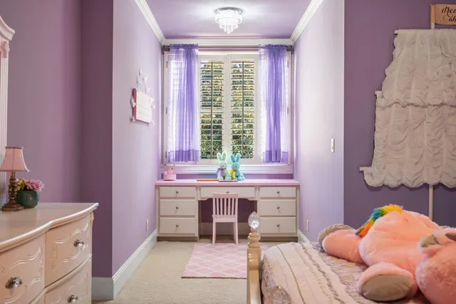 a view of an entryway with a livingroom