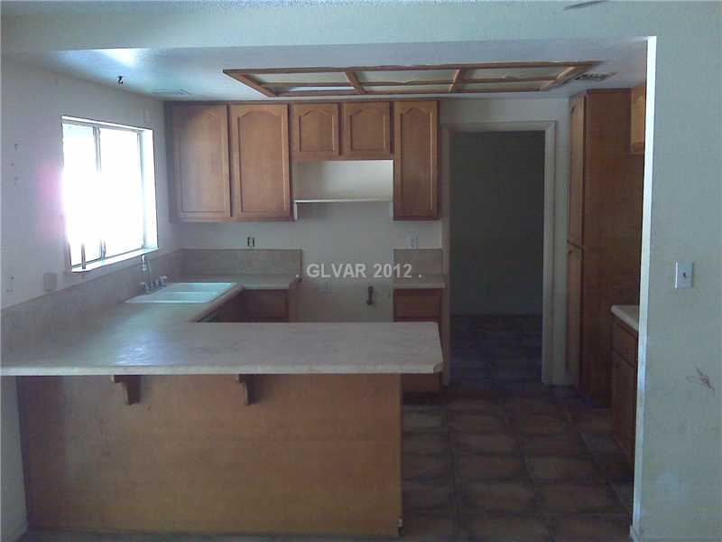 2417 Doherty Way Henderson, NV 89014 - Photo 6 of 19 Kitchen.