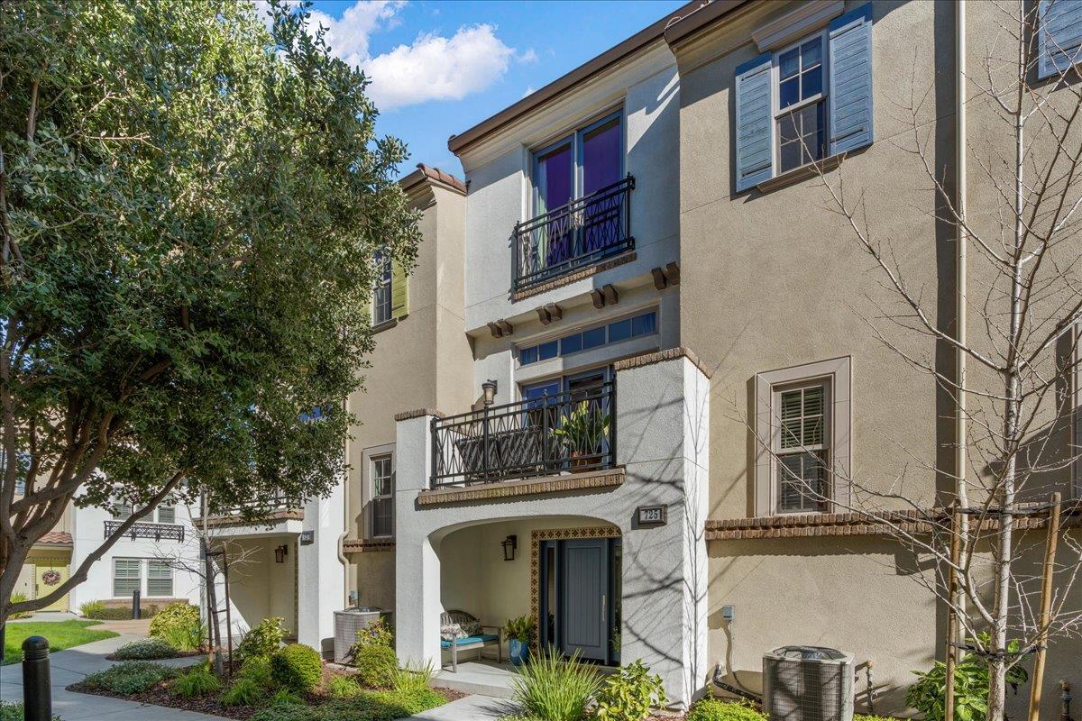 725 Reflection Way Mountain View, CA 94043 - Photo 1 of 39 front view of a building