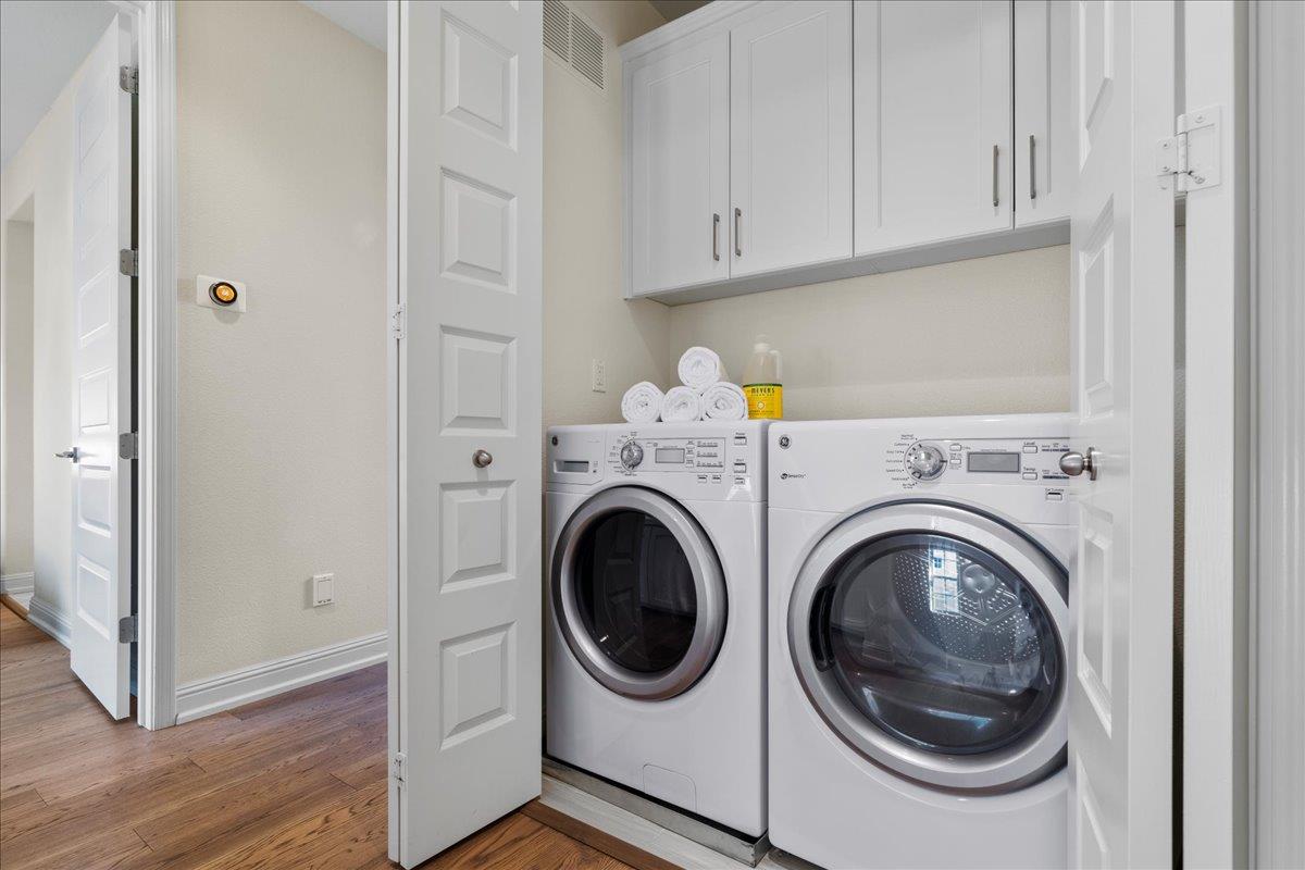 725 Reflection Way Mountain View, CA 94043 - Photo 23 of 39 a utility room with dryer and washer