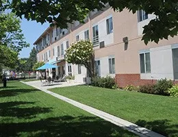 $1,255 | 4121 Katella Avenue, Los Alamitos, CA 90720