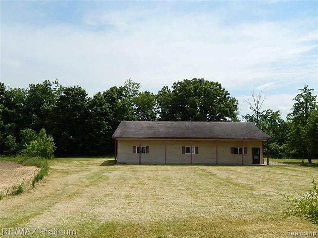 11256 Byron Road Howell, MI 48855 - Photo 15 of 80 15.JPG
