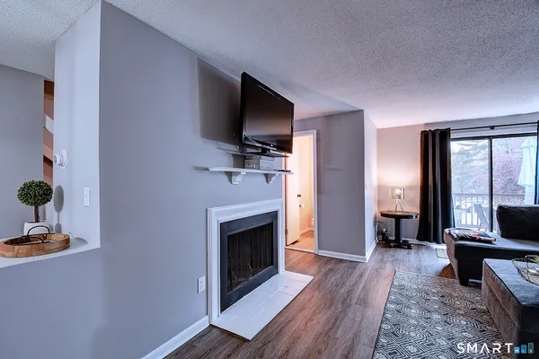 $349,900 | 22 Dutton Pl Way, Unit 22, Glastonbury, CT 06033