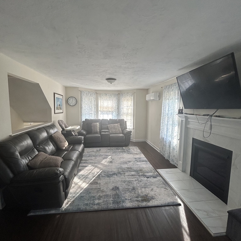 5 Snowberry Circle Worcester, MA 01607 - Photo 8 of 40 Gallery Image 8