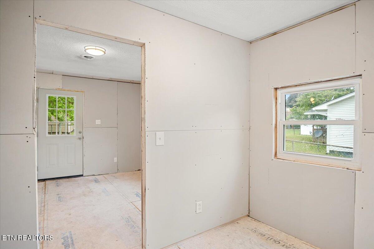 4201 Sullivan Road Knoxville, TN 37921 - Photo 15 of 25 15-Primary WIC_Laundry