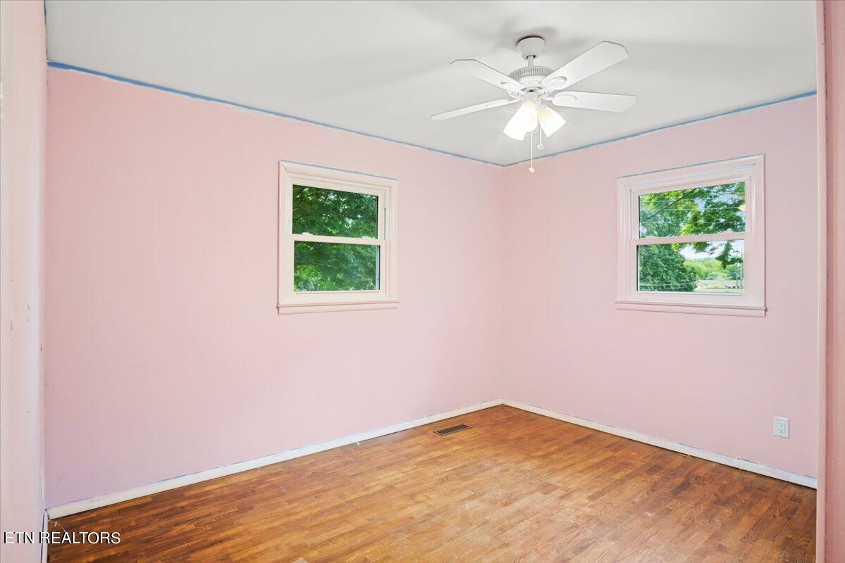4201 Sullivan Road Knoxville, TN 37921 - Photo 17 of 25 17-Bedroom 2