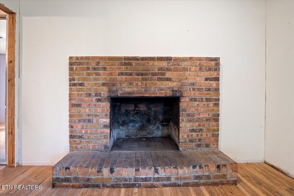 4201 Sullivan Road Knoxville, TN 37921 - Photo 6 of 25 06-Living Room